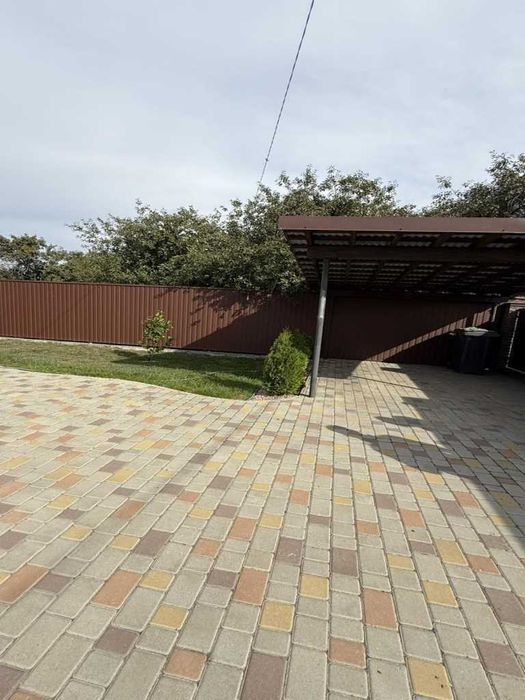 Продам сучасний двоповерховий будинок 180кв.м. з усіма комунікаціями