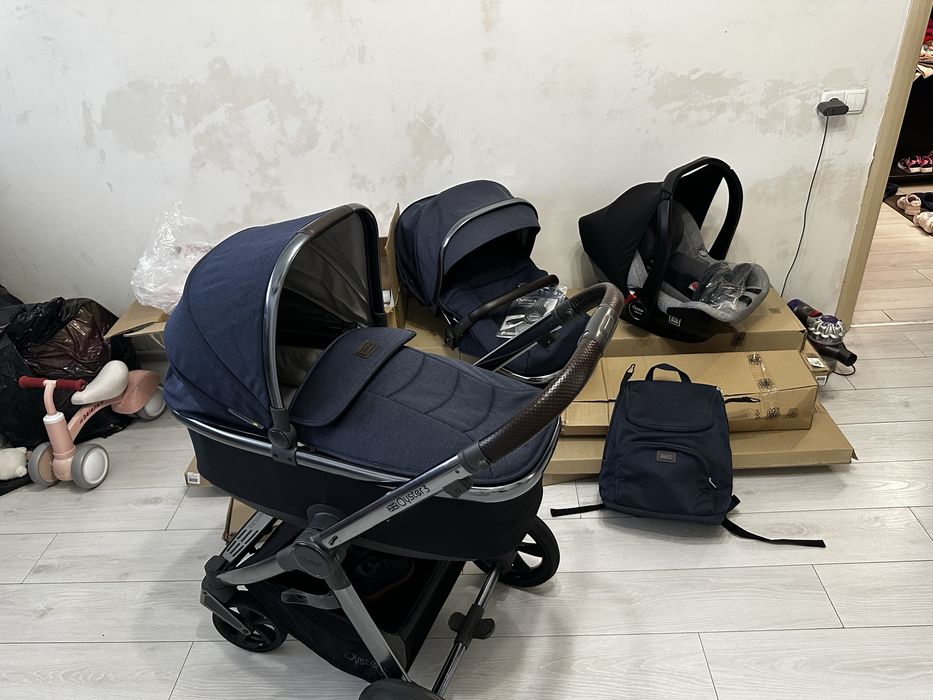 Коляска BabyStyle Oyster 3 , три в одному .