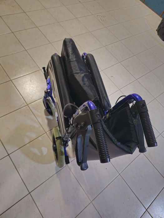 Cadeira de Rodas Invacare Alu Lite