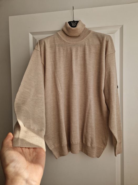 Beżowy golf sweter 100 % wełna