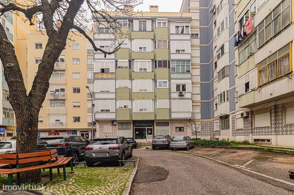 Apartamento T3 em Águas Livres, Amadora - Oportunidade Única! — Águas Livres, Lisboa