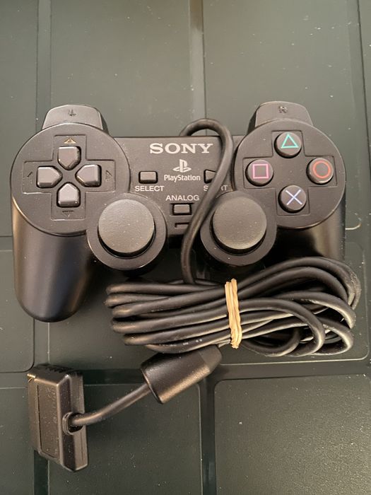 Comando para a PlayStation 2 (não está 100% funcional)