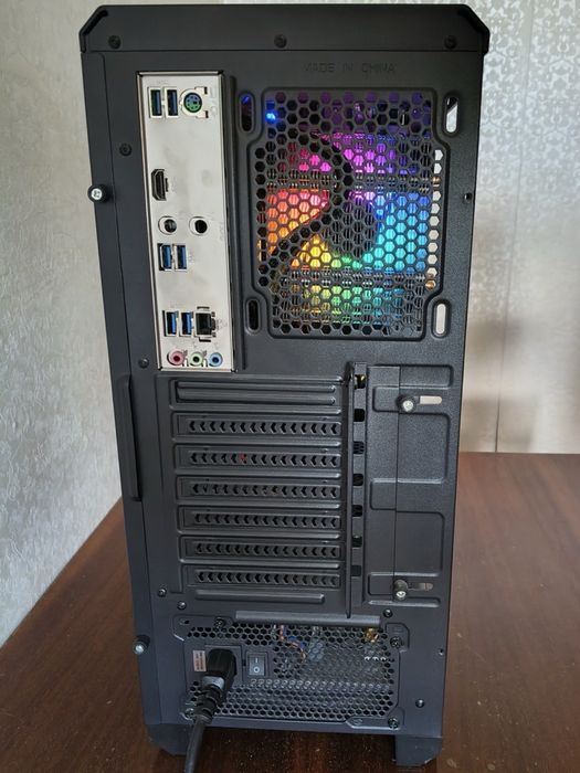 Мощный ПК: Ryzen 7 5700G, 32ГБ ОЗУ, SSD, БП 750W
