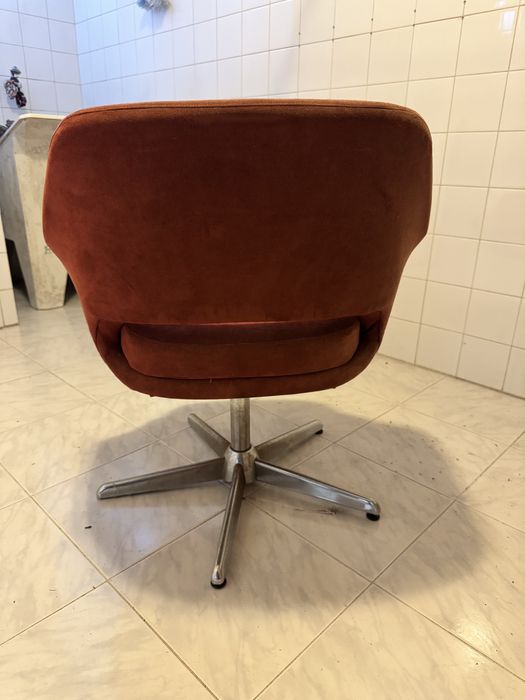 4 Cadeirões Vintage Anos 70 – Giratórias – Veludo Vermelho