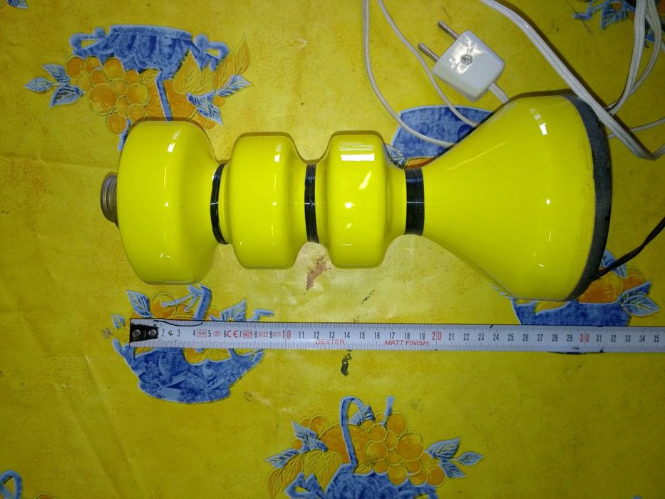 Candeeiro de mesa em loiça antigo