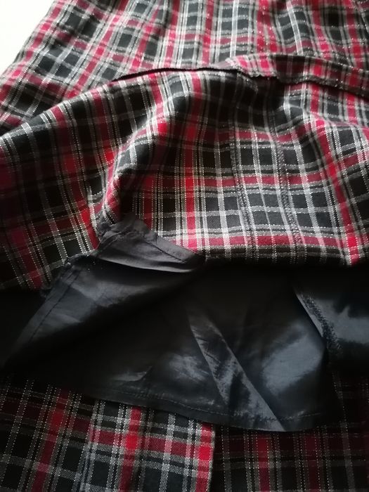 Spódnica w kratę na chłodniejsze dni