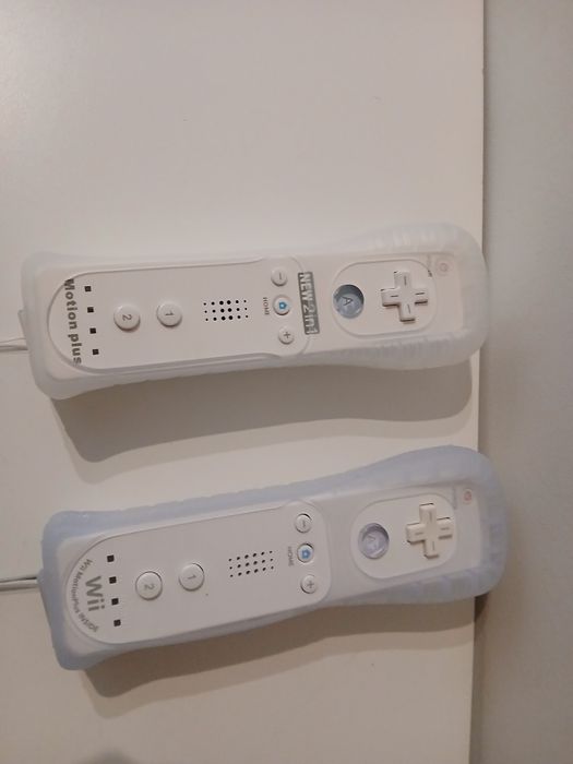 Consola Nintendo Wii branca com acessórios e jogos