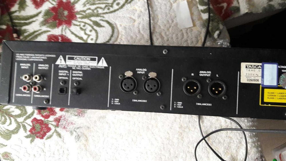 мини дисковая дека Tascam-MD 350 гарантия работы.  без пульта