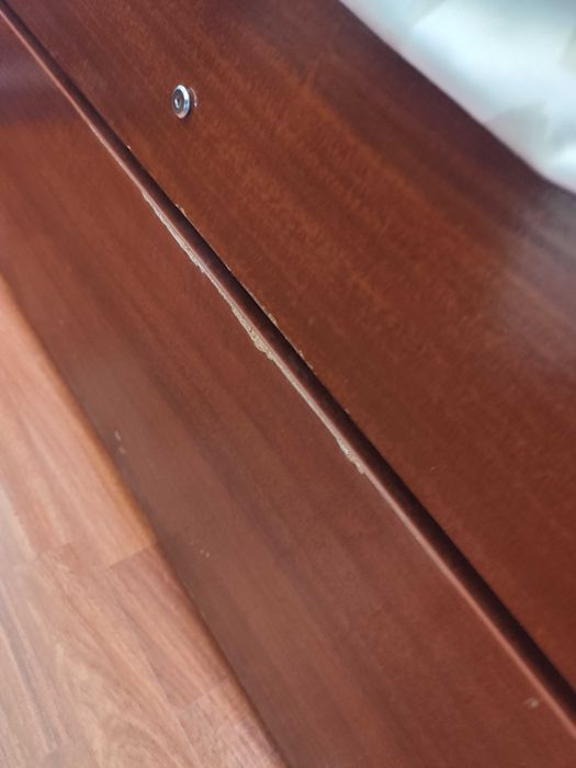 Quarto completo com arrumação - cama com colchão + roupeiro