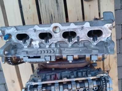 głowice audi a8 d2 4,2 v8 silnik ABZ   lewa i prawa
