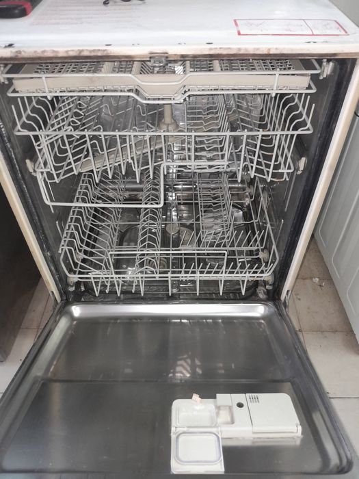 Vendo 2 maqs. Loica MIELE 120€ cada