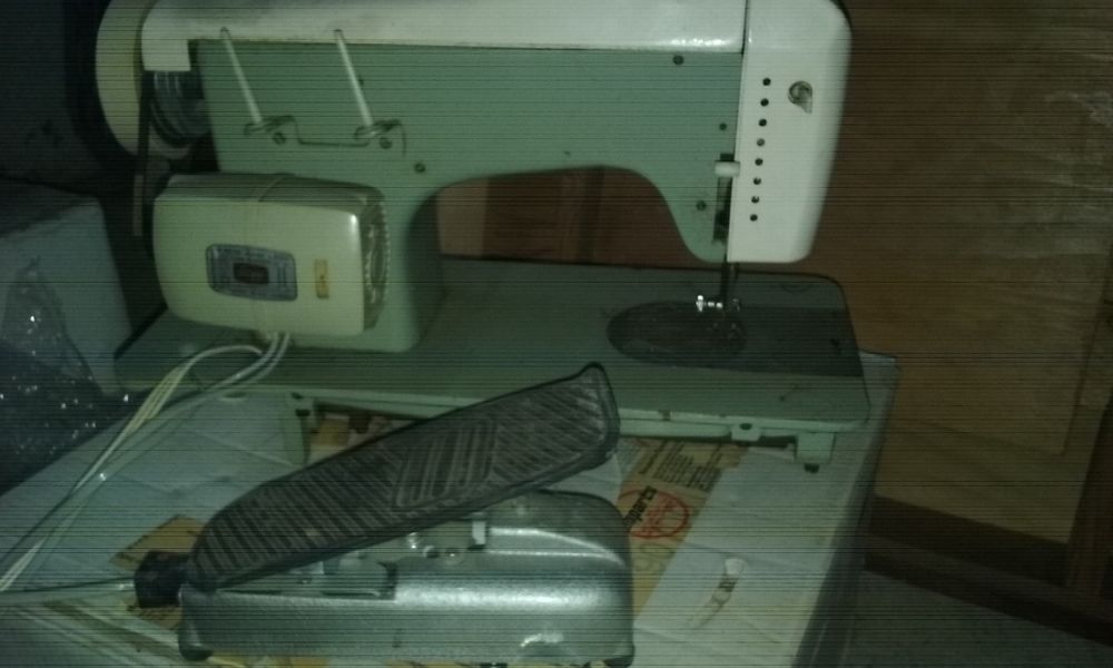 Maquina de costura oliva 515