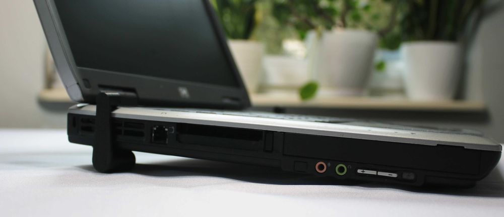 Podkładka chłodząca, podwyższająca do starszych grubych laptopów