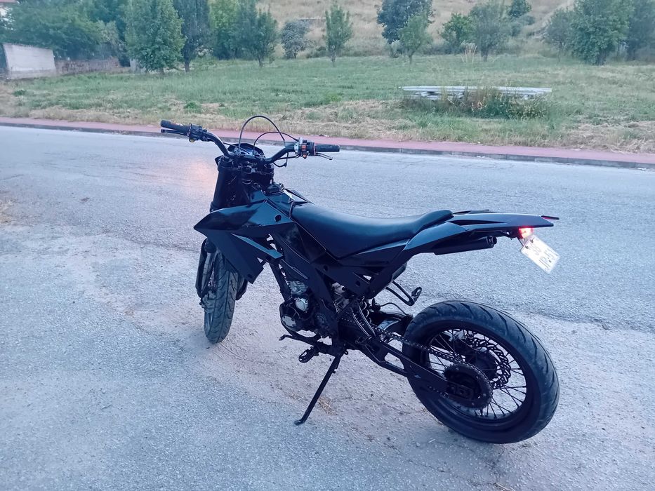 Mota supermotard goes 125