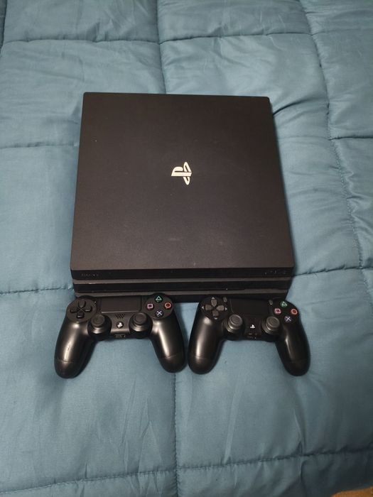 PlayStation 4 Pro 1TB + 2 kontrolery DualShock 4 – sprawna, komplet