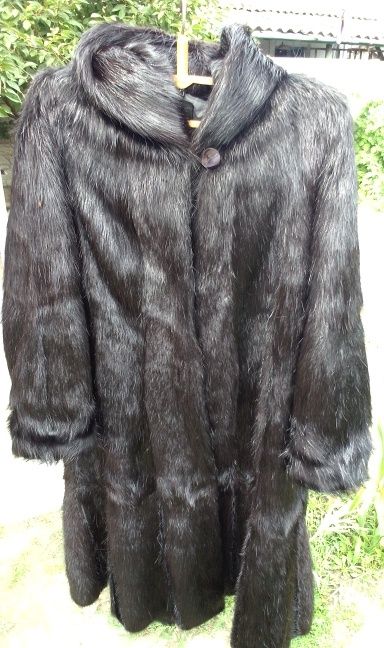 Продам шубу з нутрії