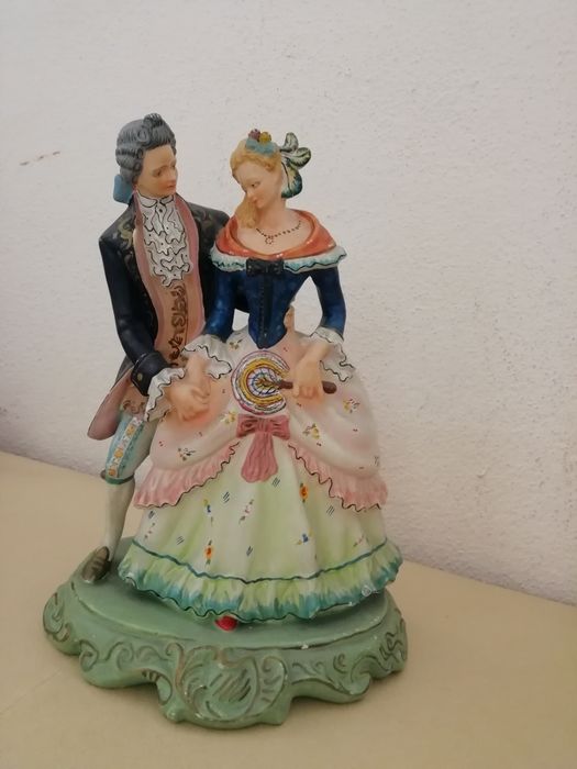 Peça em porcelana