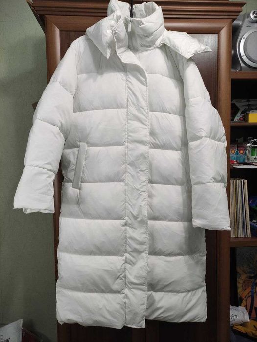 Стьобане пальто з капюшоном