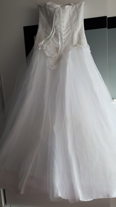Suknia ślubna typu princessa