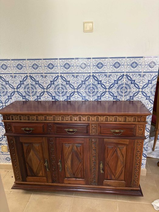 Aparador/Móvel de sala antigo