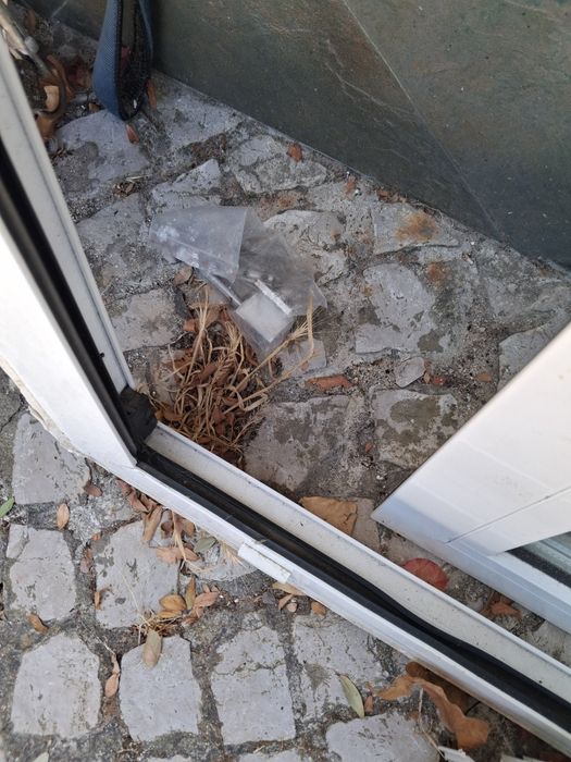 Vendo janela em aluminio 2 folhas