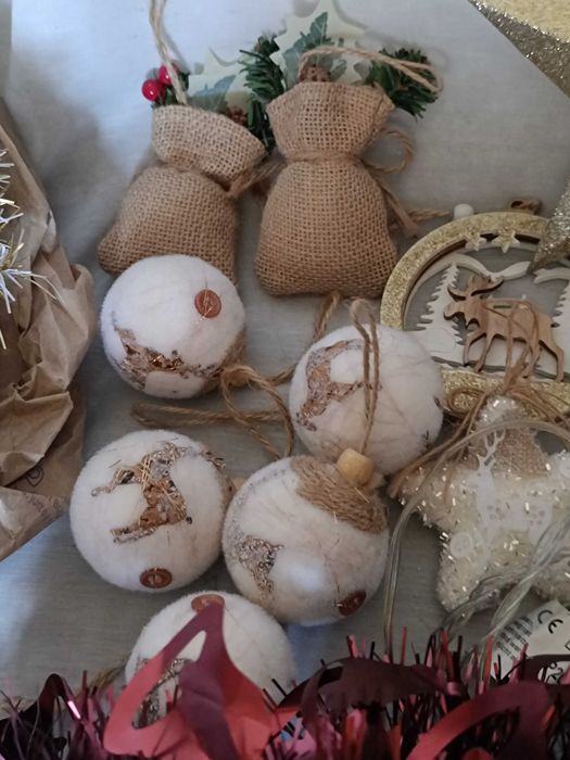 Pinheiro de Natal: Presépio e muitas decorações