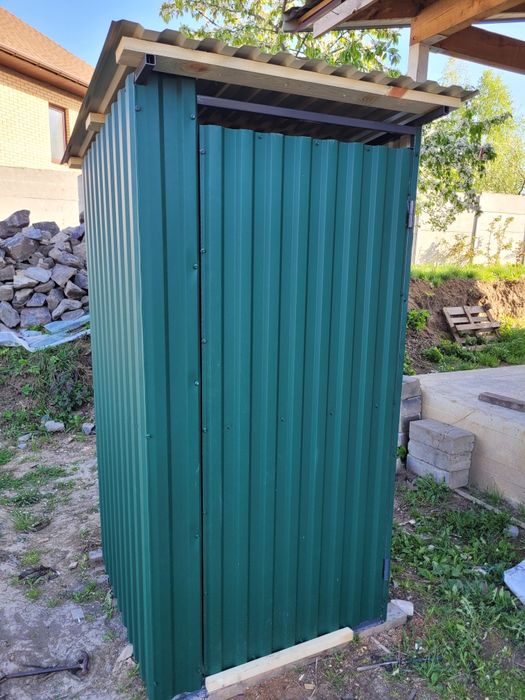 Туалет, душ дерево та метал