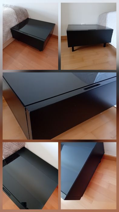 Mesas cabeceira baixas (2) em mogno preto  com tampo de vidro epés