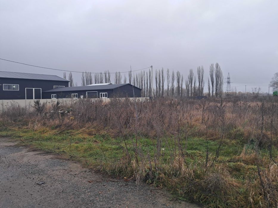 Продам ділянку 72сот комерційного призначення.