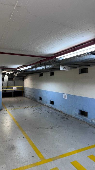 Arrenda-se Estacionamento - Lugares Garagem - Rua Castilho Lisboa