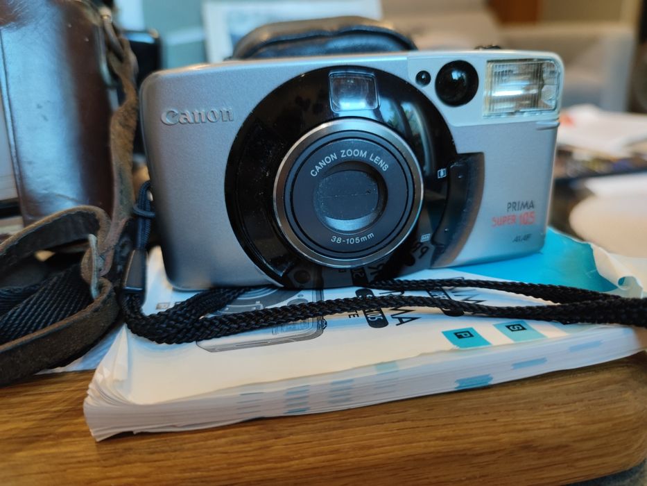 Zestaw aparatów fotograficznych i kamer