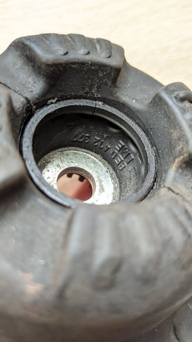 Опора амортизатора Audi A4 b7/Seat 8E0412377C Оригинал