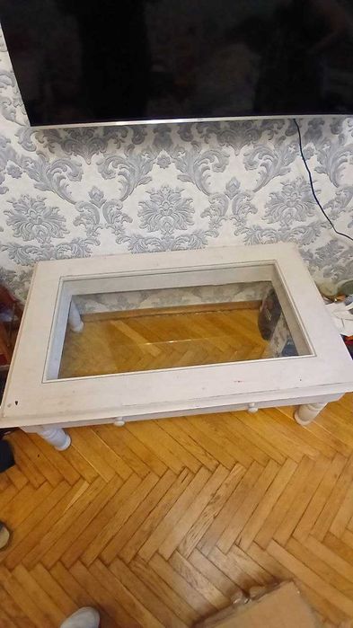 Журнальний столик