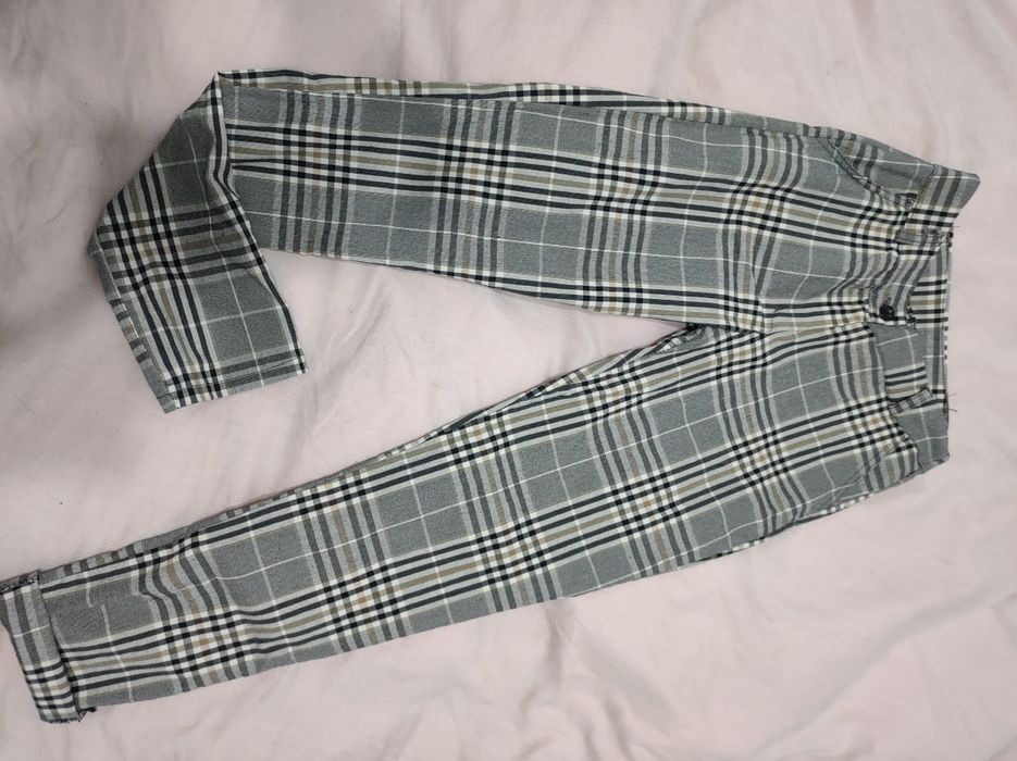 Spodnie w kratkę