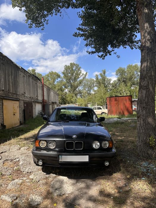 Продажа BMW 520I седан легковий