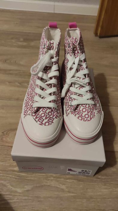 Nowe trampki damskie