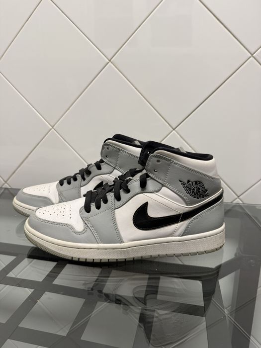 Air Jordan 1 Mid Smoke Grey 42