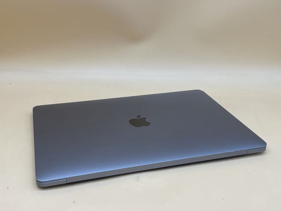 Macbook pro 2022 m2 512gb