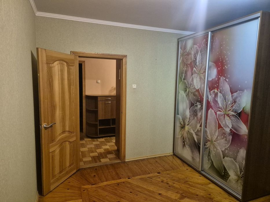 4к Кондратьєва на 1 поверсі