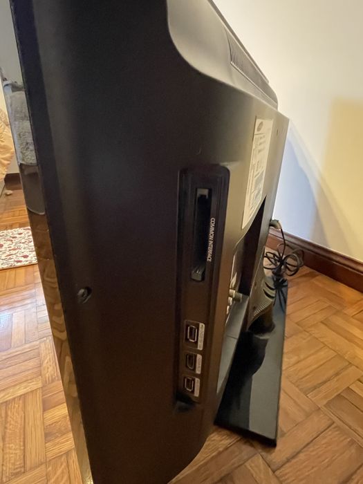 TV Samsung 32” modelo UE32EH5300, usada