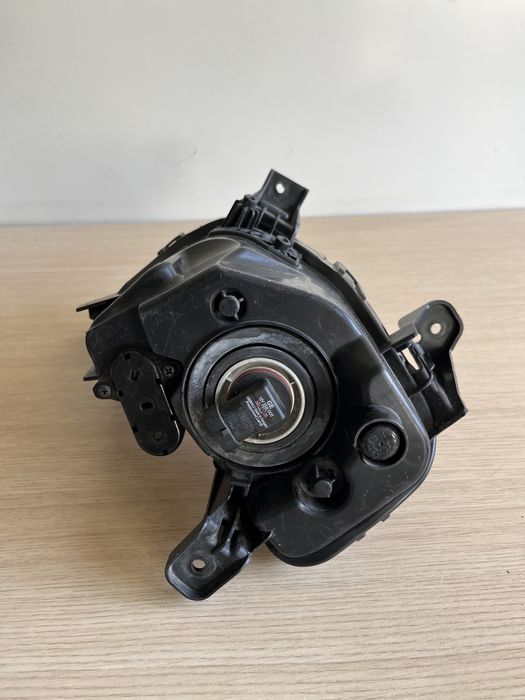 Kia Ceed III halogen przedni prawy 18-