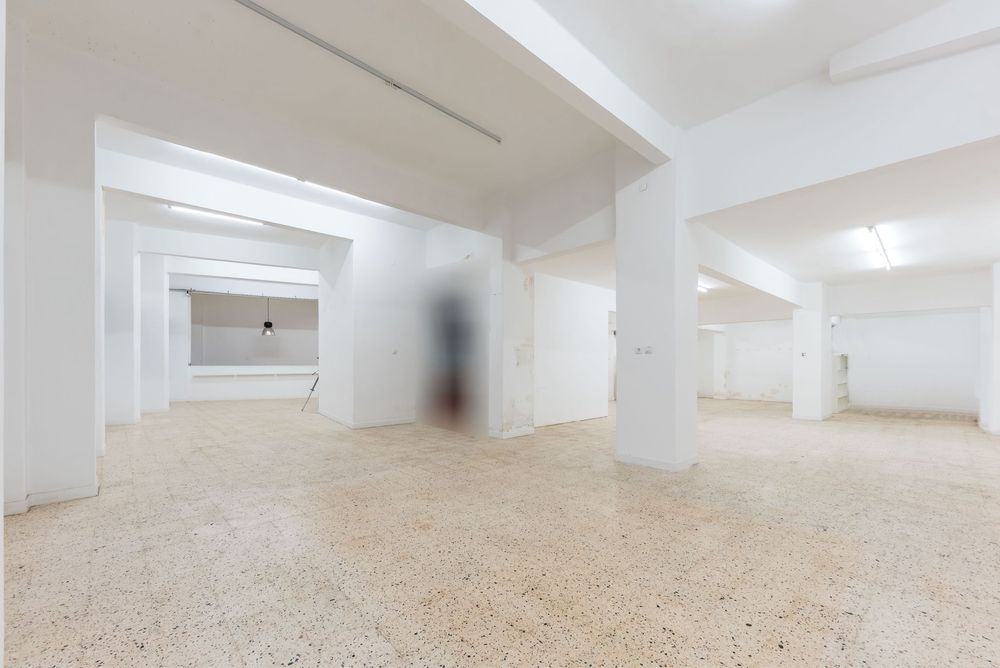 Armazém 290m2 - Sacavém