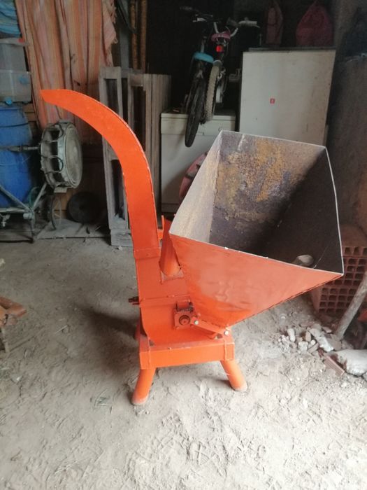 Bio Triturador ramos e lenha poda até 5cm