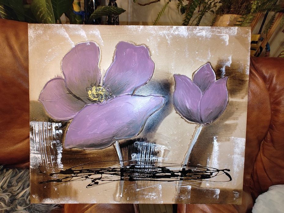 Kilka obrazów - farba na podkł. gruby wzór  i złote czy srebrne elem.