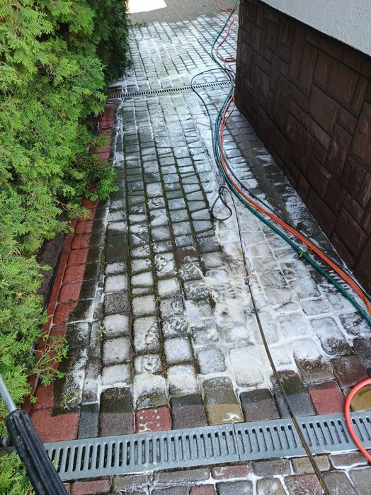 Mycie - Malowanie - Dachów - Elewacji, Mycie kostki brukowej