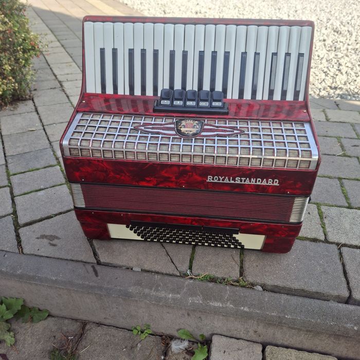 Sprzedam akordeon 96 basów