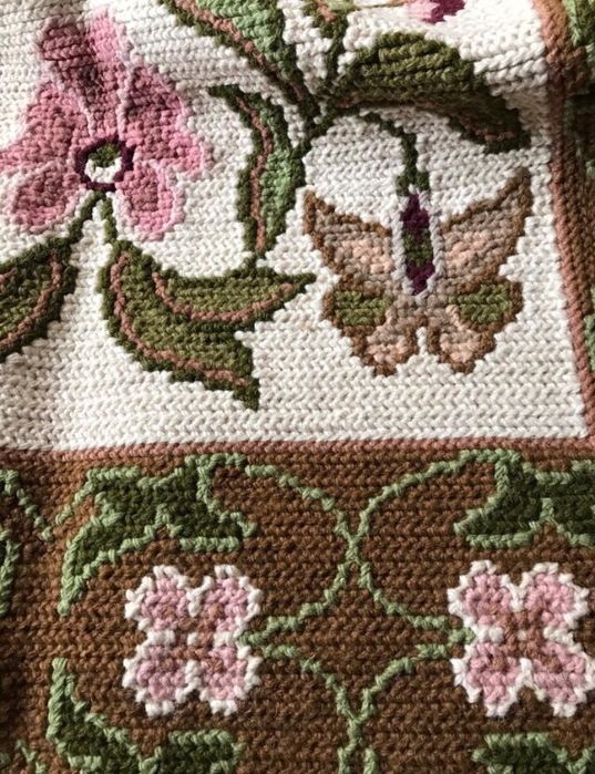 Tapete de arraiolos feito à mão