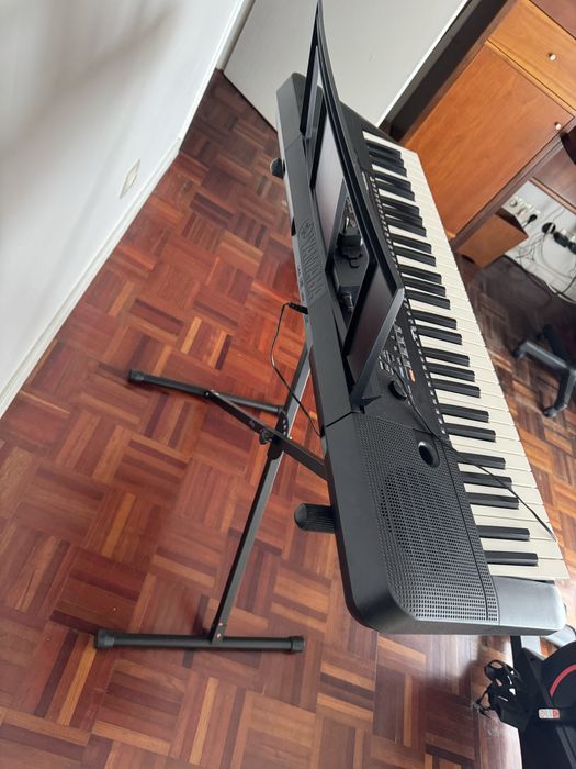 Piano Eletrónico Yamaha