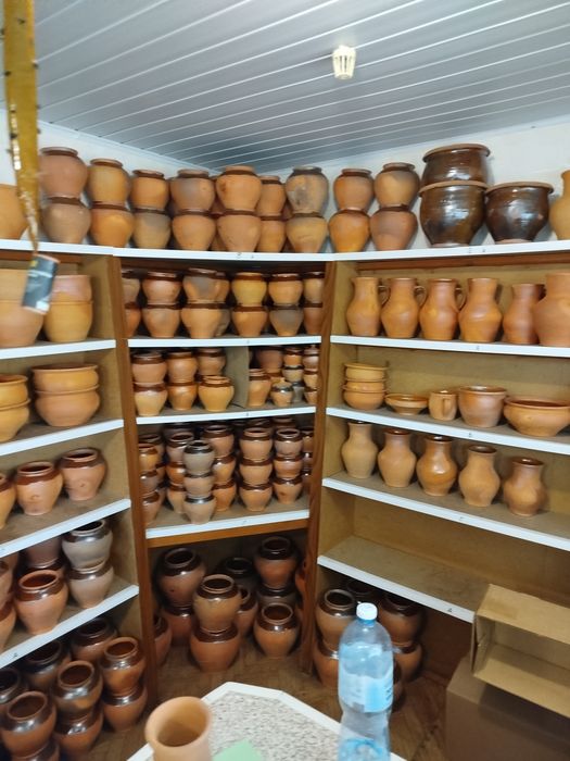 Продаю глиняний посуд .