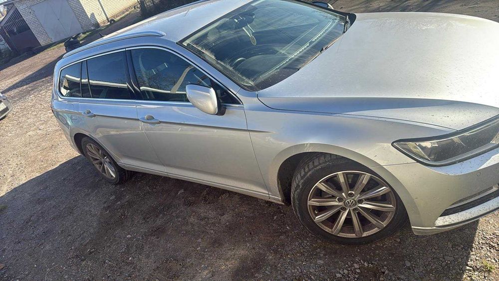 Крило переднє праве + ліве Volkswagen Passat B8 2016 LA7W